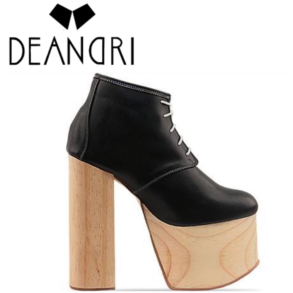 Deandri Ginger Platforms - Size 6